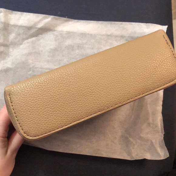 NWT Crossbody Purse Convertible Clutch Top Handle Removable Adjustable Strap Tan - Picture 8 of 9